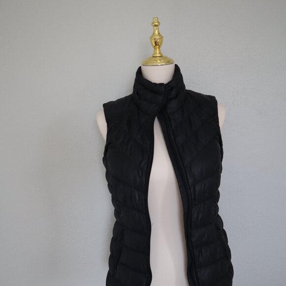 Athleta Black Packable Puffer Vest – Size XS - Picture 4 of 8